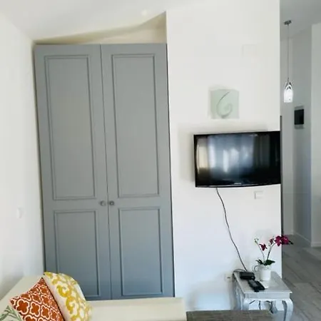 Rab First Floor 32m2 Apartment Kampor
