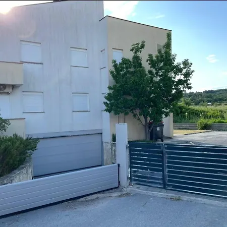 Rab First Floor 32m2 Lejlighed