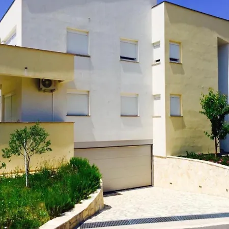 Rab First Floor 32m2 Apartament Kampor